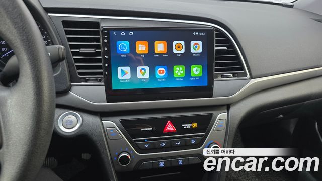 Hyundai AVANTE 2017 — photo 31