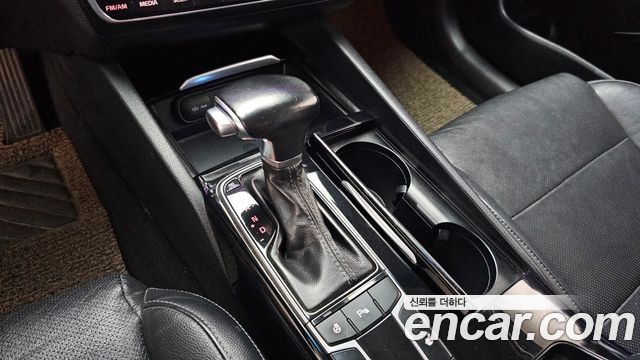 Kia K7 2016 — photo 12