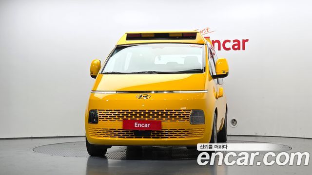 Hyundai Staria 2022 — photo 3