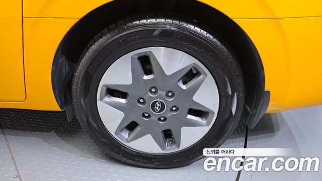 Hyundai Staria 2022 — photo 7