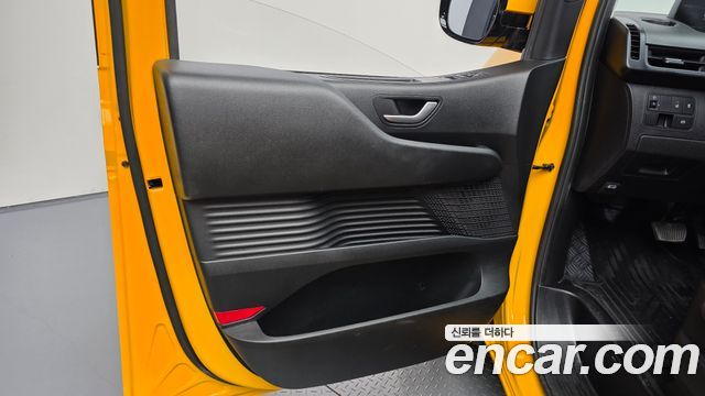 Hyundai Staria 2022 — photo 14