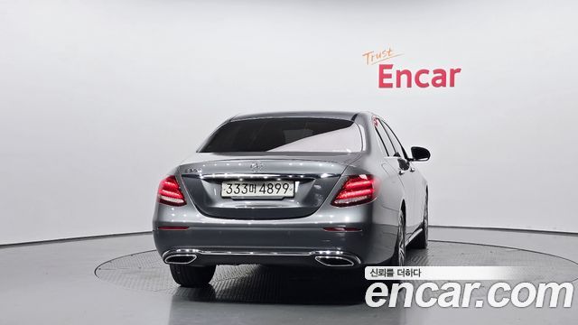 Mercedes-Benz E-Class 2020 — photo 4