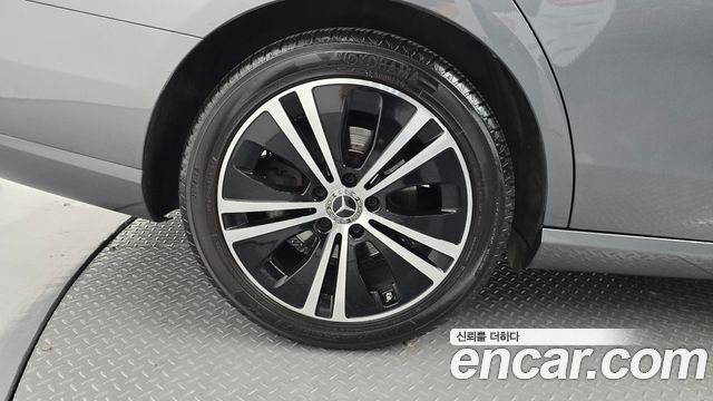 Mercedes-Benz E-Class 2020 — photo 5