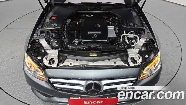 Mercedes-Benz E-Class 2020 — photo 6
