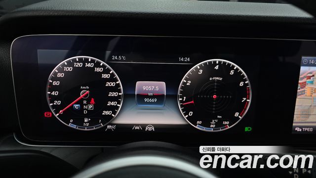 Mercedes-Benz E-Class 2020 — photo 11
