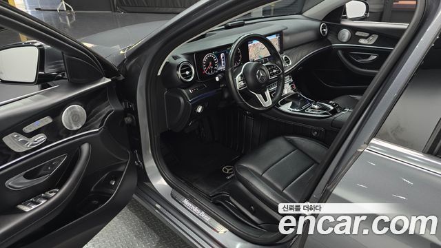 Mercedes-Benz E-Class 2020 — photo 13