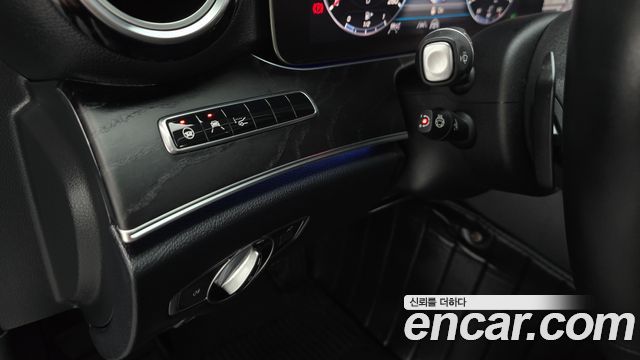 Mercedes-Benz E-Class 2020 — photo 22
