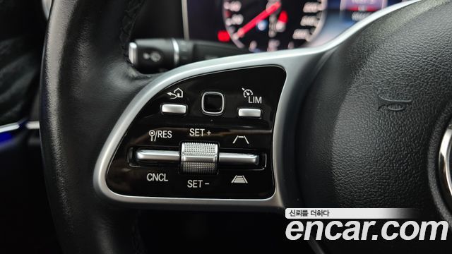 Mercedes-Benz E-Class 2020 — photo 23