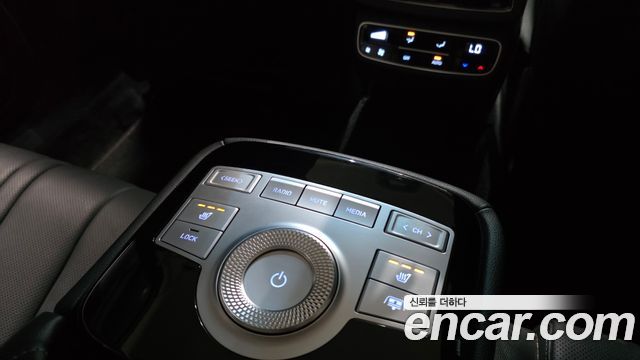 Genesis G80 2022 — photo 28