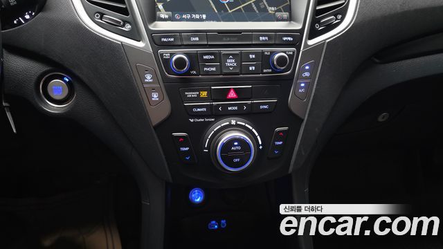 Hyundai Santafe 2018 — photo 22
