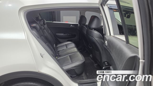 Kia Sportage 2016 — photo 12