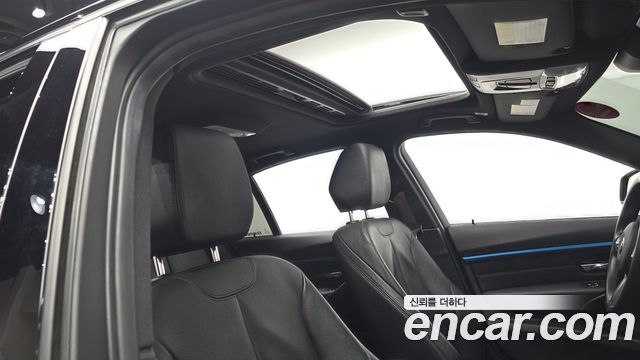 BMW 3-Series 2017 — photo 22
