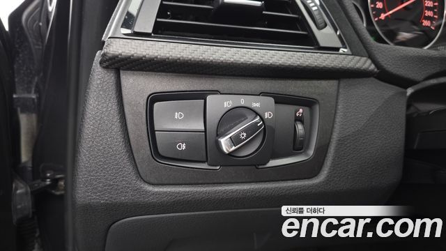 BMW 3-Series 2017 — photo 24