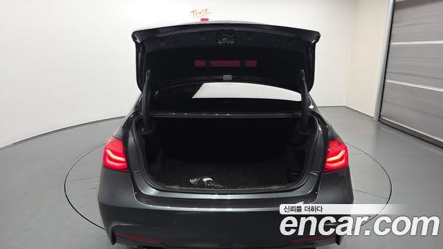 BMW 3-Series 2017 — photo 26