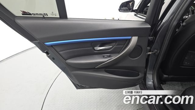 BMW 3-Series 2017 — photo 15