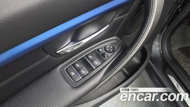 BMW 3-Series 2017 — photo 28
