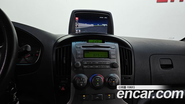 Hyundai Starex 2012 — photo 15