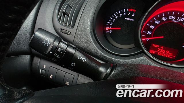 Kia Porte 2012 — photo 17