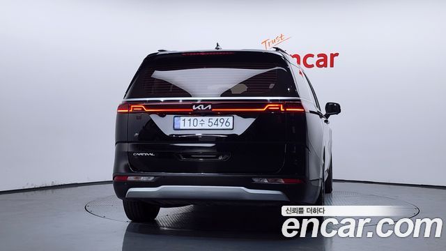 Kia Canival 2023 — photo 4