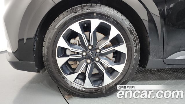 Kia Canival 2023 — photo 5