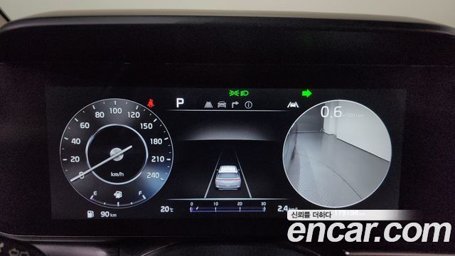 Kia Canival 2023 — photo 11