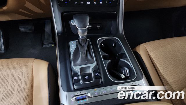 Kia Canival 2023 — photo 12