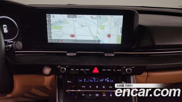 Kia Canival 2023 — photo 18