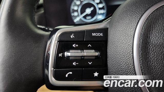 Kia Canival 2023 — photo 23