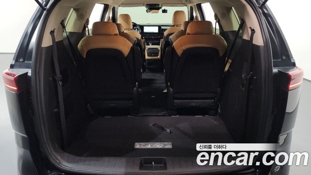 Kia Canival 2023 — photo 24