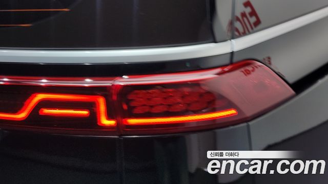 Kia Canival 2023 — photo 9