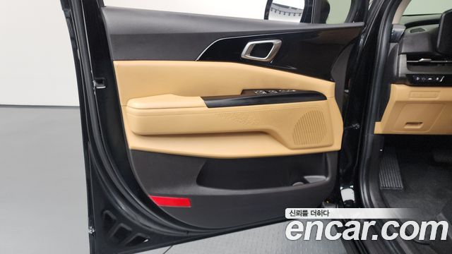 Kia Canival 2023 — photo 15