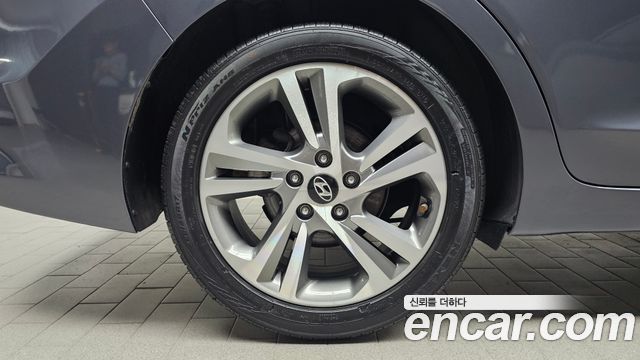 Hyundai AVANTE 2018 — photo 5