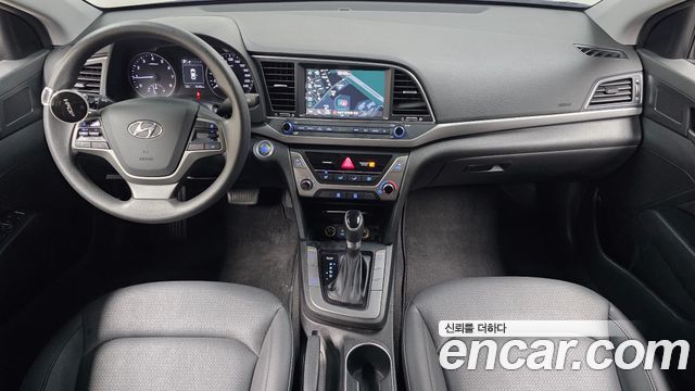 Hyundai AVANTE 2018 — photo 10