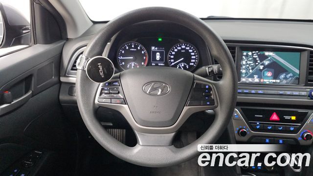 Hyundai AVANTE 2018 — photo 19