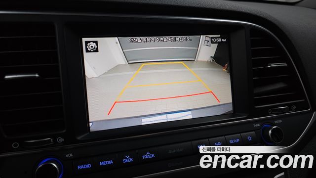 Hyundai AVANTE 2018 — photo 20