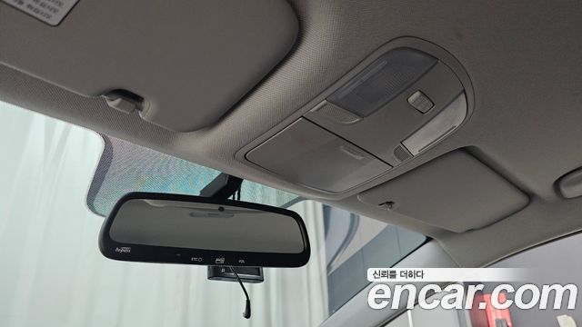 Hyundai AVANTE 2018 — photo 24