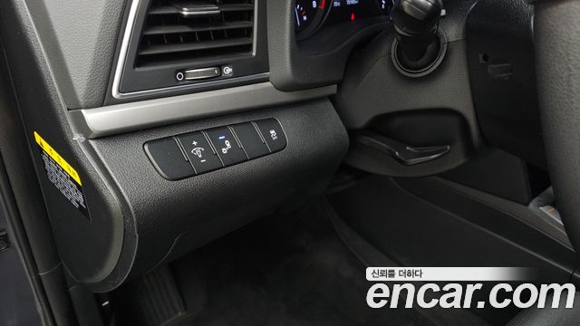 Hyundai AVANTE 2018 — photo 25