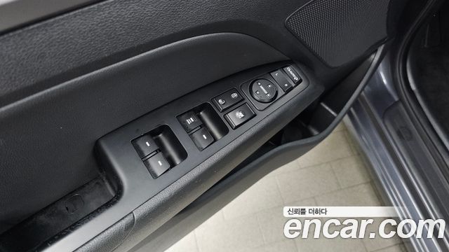 Hyundai AVANTE 2018 — photo 27