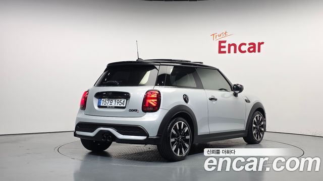 Mini Cooper 2023 — photo 2