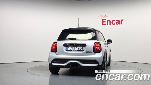 Mini Cooper 2023 — photo 4