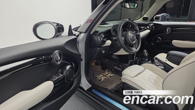 Mini Cooper 2023 — photo 13