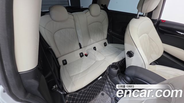 Mini Cooper 2023 — photo 18