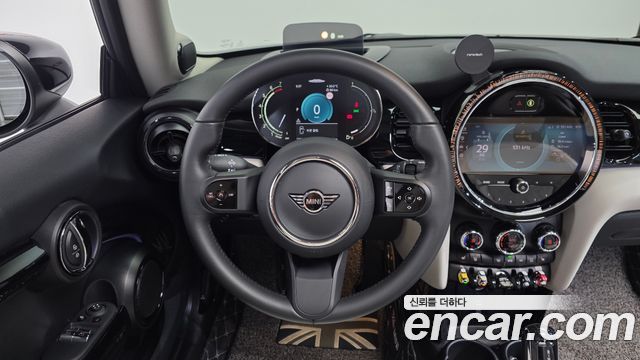 Mini Cooper 2023 — photo 19