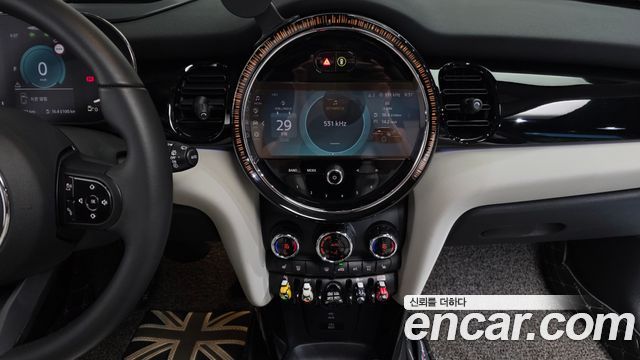 Mini Cooper 2023 — photo 21