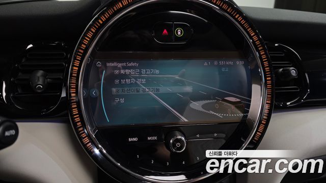 Mini Cooper 2023 — photo 23
