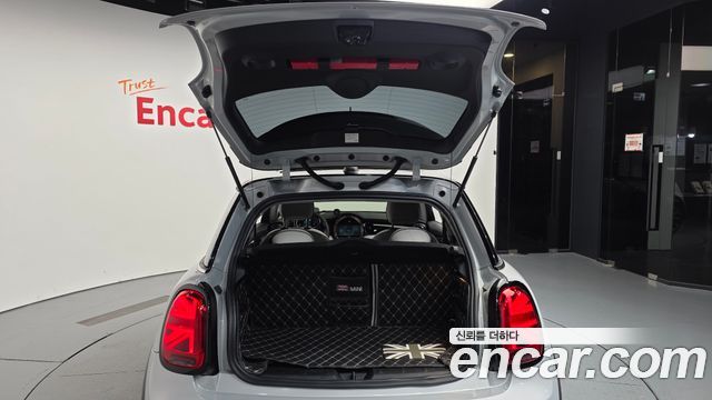 Mini Cooper 2023 — photo 26