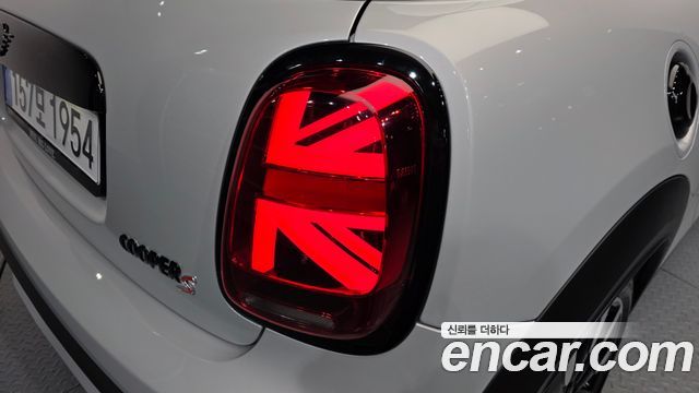 Mini Cooper 2023 — photo 9