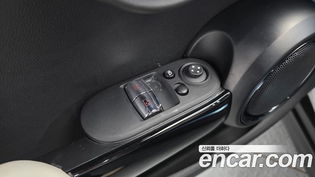 Mini Cooper 2023 — photo 27