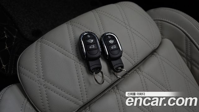 Mini Cooper 2023 — photo 31