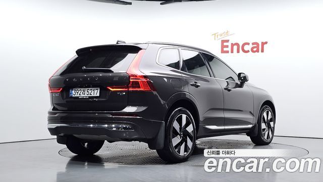 Volvo XC60 2025 — photo 2
